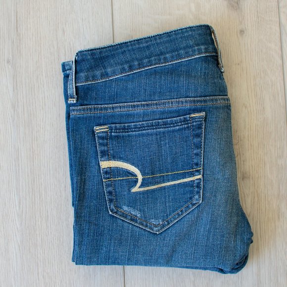 AE Hipster flare stretch dark wash Size 4R - Picture 17 of 17